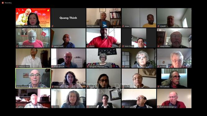 胡志明主席诞辰130周年:胡志明之歌在加拿大响起 ảnh 2 胡志明主席诞辰130周年:胡志明之歌在加拿大响起 ảnh 2