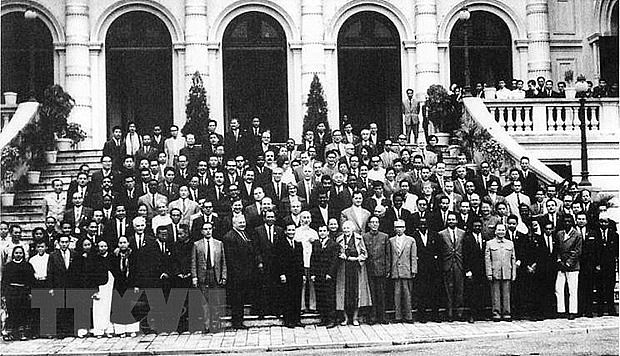 胡志明主席诞辰130周年:越南党和国家对外路线中的胡志明外交思想 ảnh 1 胡志明主席诞辰130周年:越南党和国家对外路线中的胡志明外交思想 ảnh 1