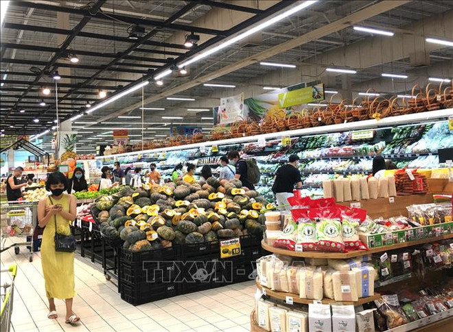 大部分泰国人赞成放宽防控新冠肺炎疫情的限制措施 ảnh 1