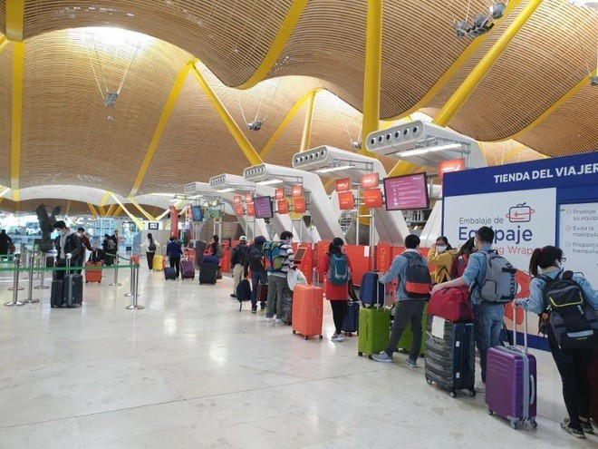 越南将滞留在西班牙和部分欧洲国家的公民接回国 ảnh 1 越南将滞留在西班牙和部分欧洲国家的公民接回国 ảnh 1