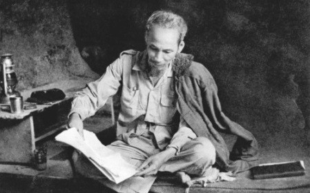 社论:胡志明思想永远与民族和时代一起绽放光芒 ảnh 1 社论:胡志明思想永远与民族和时代一起绽放光芒 ảnh 1