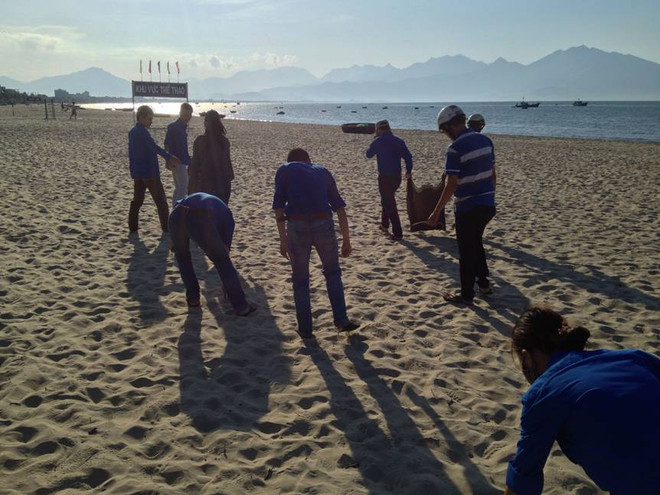 岘港市加强海岸边环保工作 ảnh 1 岘港市加强海岸边环保工作 ảnh 1