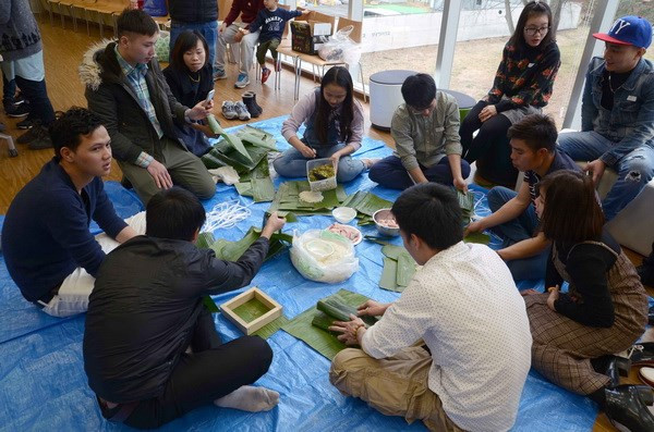 旅居海外越南人兴高彩烈迎新春 ảnh 3 旅居海外越南人兴高彩烈迎新春 ảnh 3