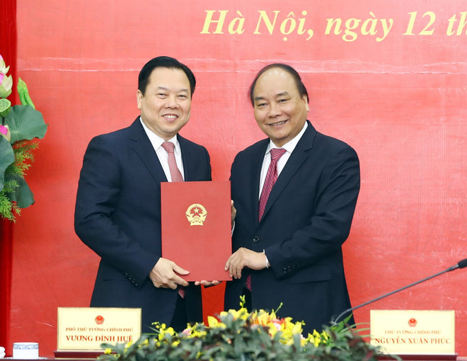 越南政府总理阮春福：早日把国有企业移交给企业国有资产管理委员会 ảnh 1