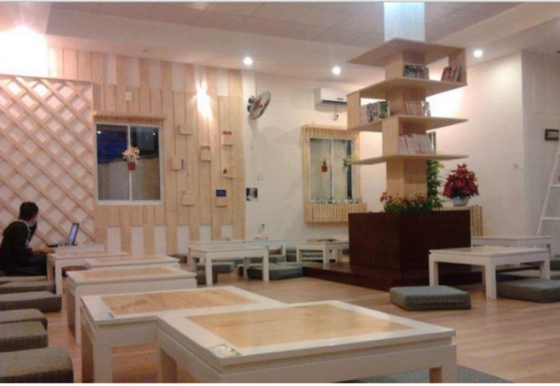 书店式咖啡馆弘扬岘港市全民阅读文化 ảnh 2 书店式咖啡馆弘扬岘港市全民阅读文化 ảnh 2