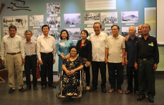 政府副总理张和平出席被敌人囚禁的老革命战士见面会 ảnh 1