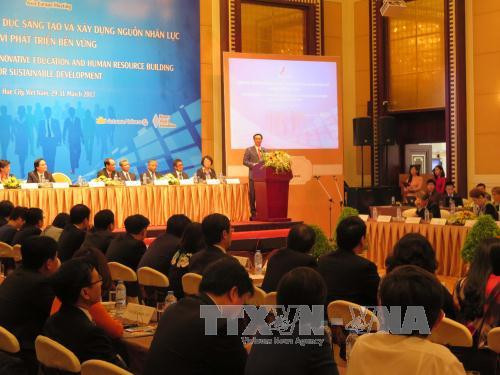 有关致力于可持续发展的教育创新和人力资源建设的亚欧会议正式开幕 ảnh 1