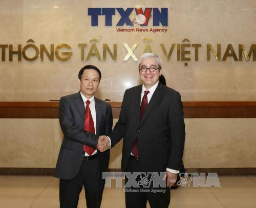 越通社社长阮德利会见法国新闻社首席执行官胡格 ảnh 1 越通社社长阮德利会见法国新闻社首席执行官胡格 ảnh 1