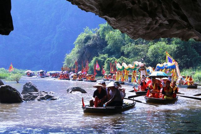 “金色三谷-长安” 旅游周在宁平省热闹登场 ảnh 1  “金色三谷-长安” 旅游周在宁平省热闹登场 ảnh 1