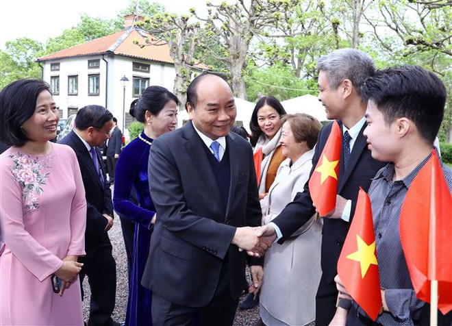 阮春福总理会见旅居瑞典越南人代表 ảnh 1 阮春福总理会见旅居瑞典越南人代表 ảnh 1