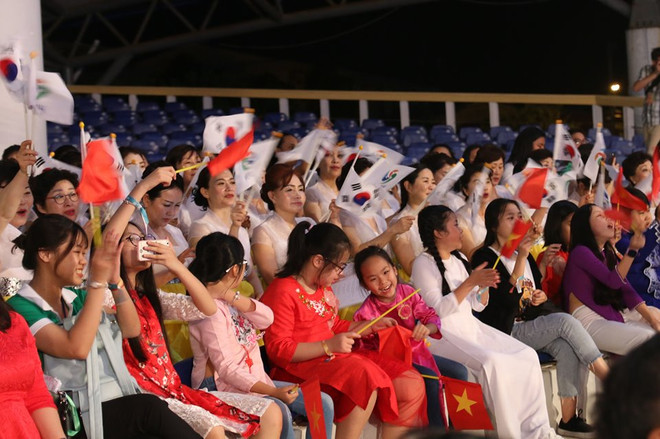 2019年国际合唱比赛结束 印尼合唱团获冠军 ảnh 3 2019年国际合唱比赛结束 印尼合唱团获冠军 ảnh 3