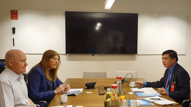 越南劳动总联合会主席裴文强同瑞典总工会领导举行会谈 ảnh 1 越南劳动总联合会主席裴文强同瑞典总工会领导举行会谈 ảnh 1