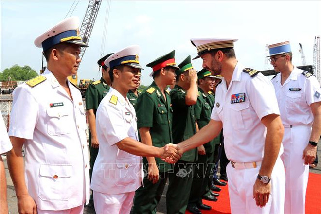 法国海军防空护卫舰对胡志明市进行友好访问 ảnh 2 法国海军防空护卫舰对胡志明市进行友好访问 ảnh 2