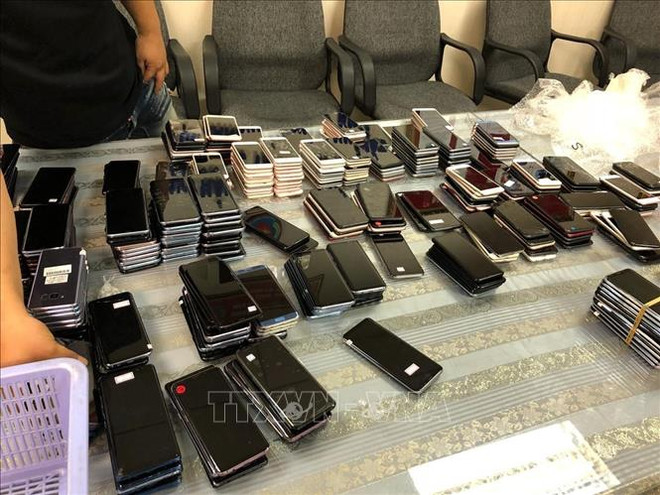 越南胡志明市新山一海关缴获未申报海关的一大批手机 ảnh 1 越南胡志明市新山一海关缴获未申报海关的一大批手机 ảnh 1