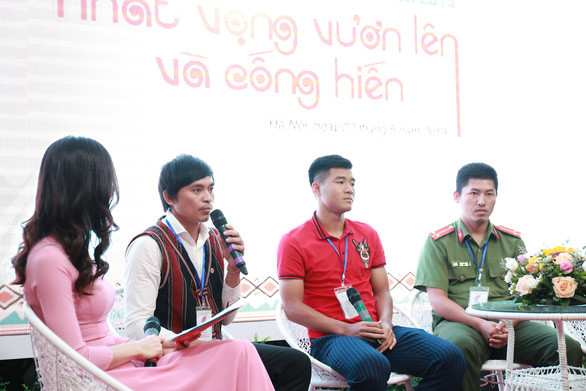 武阿丁奖：对为少数民族同胞做出巨大贡献的个人和集体给予表彰 ảnh 1