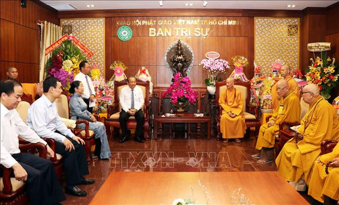 政府常务副总理张和平前往胡志明市开展佛诞节走访慰问活动 ảnh 1 政府常务副总理张和平前往胡志明市开展佛诞节走访慰问活动 ảnh 1