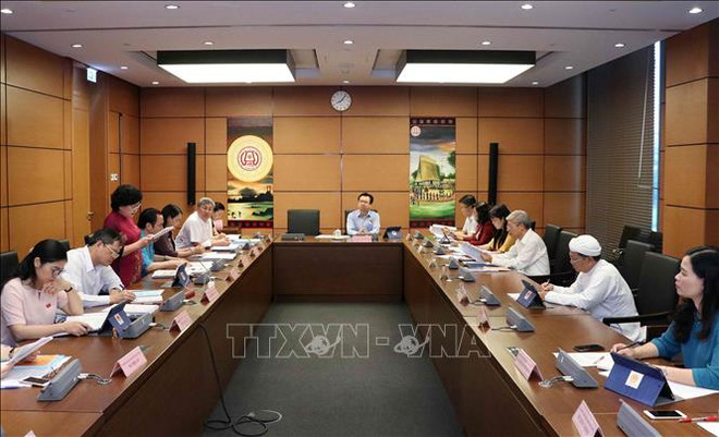 越南第十四届国会第七次会议就经济社会问题进行分组讨论 ảnh 1 越南第十四届国会第七次会议就经济社会问题进行分组讨论 ảnh 1