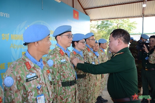 越南蓝色贝雷帽部队圆满完成在阿卜耶伊的任务 ảnh 1 越南蓝色贝雷帽部队圆满完成在阿卜耶伊的任务 ảnh 1