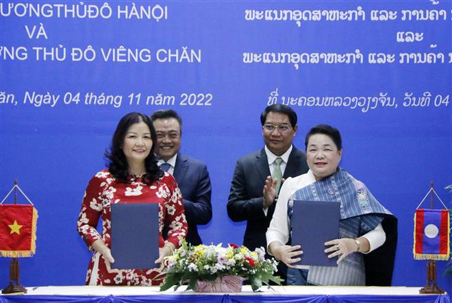 老挝总理高度评价万象与河内两国首都的合作 ảnh 2