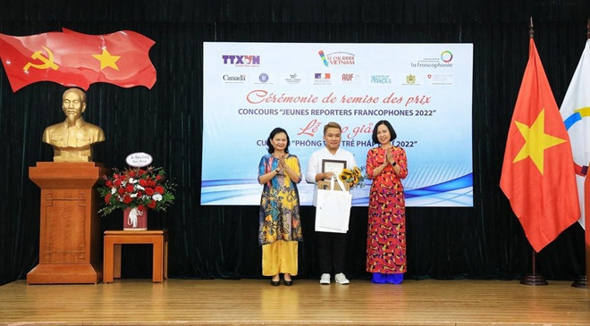 2022年第七次“法语青年记者”写作比赛颁奖仪式在河内举行 ảnh 1 2022年第七次“法语青年记者”写作比赛颁奖仪式在河内举行 ảnh 1