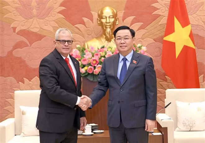 国会主席王廷惠会见古巴全国人民政权代表大会秘书长兼国务委员会秘书长阿科斯塔 ảnh 1 国会主席王廷惠会见古巴全国人民政权代表大会秘书长兼国务委员会秘书长阿科斯塔 ảnh 1