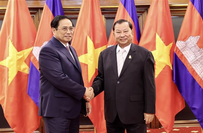 越南政府总理范明政会见柬埔寨参议院主席赛冲 ảnh 1 越南政府总理范明政会见柬埔寨参议院主席赛冲 ảnh 1