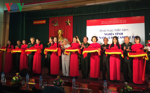 “越老柬三国情谊深”专题展在河内 举行 ảnh 1 “越老柬三国情谊深”专题展在河内 举行 ảnh 1