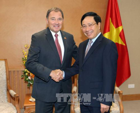 范平明副总理会见美国犹他州州长加里·赫伯特 ảnh 1 范平明副总理会见美国犹他州州长加里·赫伯特 ảnh 1