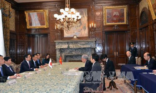 范明正会见日本参议院议长伊达忠一和外务大臣河野太郎 ảnh 1