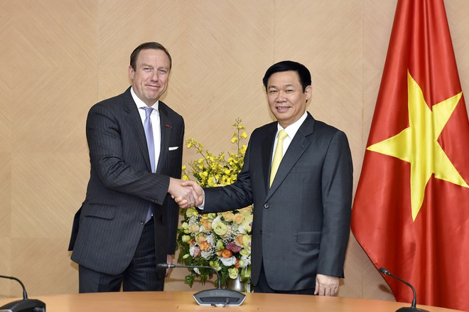 越南政府副总理王廷惠会见越南欧洲商会主席 ảnh 1 越南政府副总理王廷惠会见越南欧洲商会主席 ảnh 1