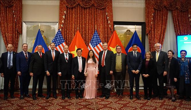 越美两国启动纪念建交25周年的活动 ảnh 1 越美两国启动纪念建交25周年的活动 ảnh 1