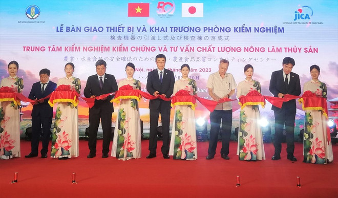 日本援建的农林水产品质量检验和咨询中心实验室正式交付使用 ảnh 1