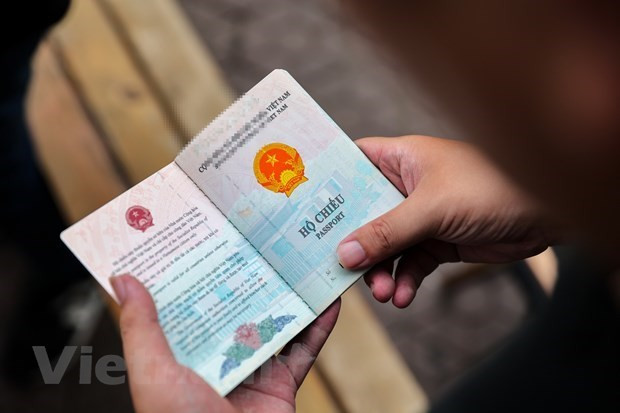 越南外交部例行记者会:越南护照持有者可免签访问全球55个目的地 ảnh 1 越南外交部例行记者会:越南护照持有者可免签访问全球55个目的地 ảnh 1