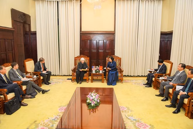 越南国家银行行长阮氏红会见美国财政部长珍妮特·耶伦 双方发表联合声明 ảnh 1