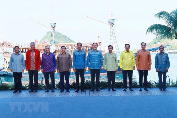 越南加入东盟28周年:建设性地参与和责任心有助于巩固越南的地位 ảnh 2 越南加入东盟28周年:建设性地参与和责任心有助于巩固越南的地位 ảnh 2