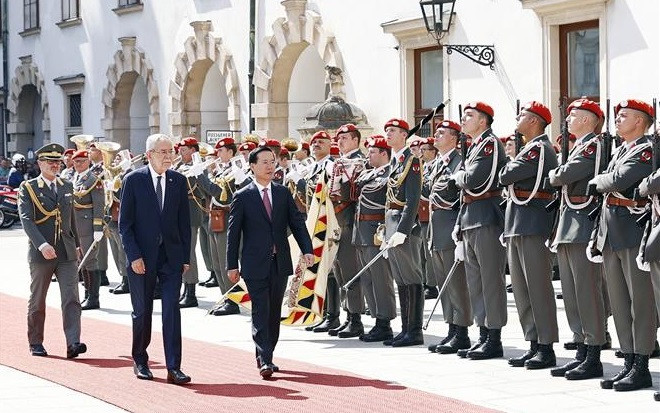 奥地利总统亚历山大·范德贝伦举行仪式 欢迎越南国家主席武文赏访奥 ảnh 1 奥地利总统亚历山大·范德贝伦举行仪式 欢迎越南国家主席武文赏访奥 ảnh 1