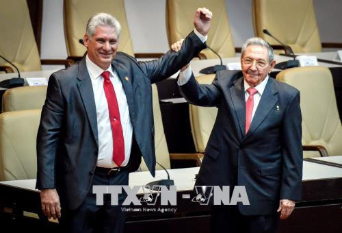 越南领导向古巴新任国务委员会主席兼部长会议主席迪亚斯－卡内尔致贺电 ảnh 1