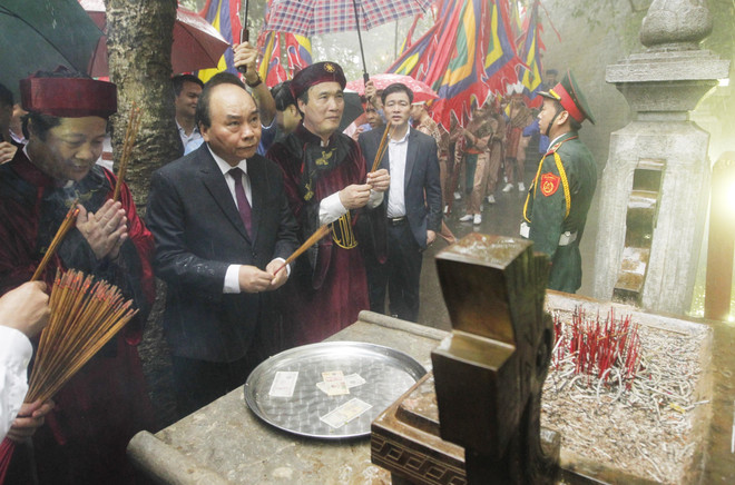 2018年雄王始祖忌日敬香仪式隆重举行 ảnh 2 2018年雄王始祖忌日敬香仪式隆重举行 ảnh 2