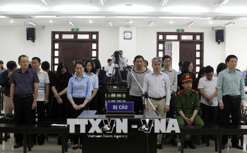 何文深及同犯贪污案:检察院建议保持对被告何文深、阮春山的判决 ảnh 1 何文深及同犯贪污案:检察院建议保持对被告何文深、阮春山的判决 ảnh 1