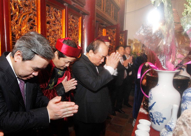 2018年雄王始祖忌日敬香仪式隆重举行 ảnh 1 2018年雄王始祖忌日敬香仪式隆重举行 ảnh 1