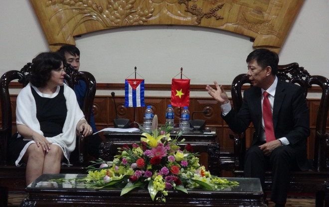 古巴驻越南大使造访广平省 ảnh 1 古巴驻越南大使造访广平省 ảnh 1