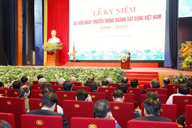 阮富仲:需将城乡困难群众住房发展视为社会保障政策的支柱之一 ảnh 2 阮富仲:需将城乡困难群众住房发展视为社会保障政策的支柱之一 ảnh 2