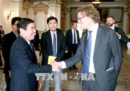 瑞典一流企业代表团赴胡志明市寻找商机 ảnh 1