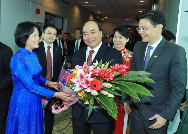 越南政府总理阮春福开始对新加坡进行正式访问 ảnh 1 越南政府总理阮春福开始对新加坡进行正式访问 ảnh 1