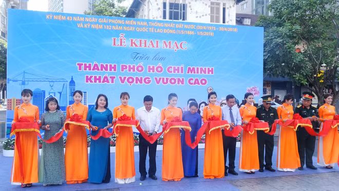 “胡志明市渴望提升”展览会在四个地方同时开幕 ảnh 1