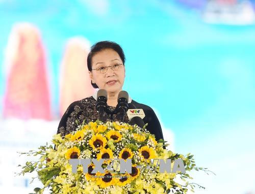 越南国会主席阮氏金银出席广宁省下龙2018年国家旅游年开幕式 ảnh 1 越南国会主席阮氏金银出席广宁省下龙2018年国家旅游年开幕式 ảnh 1