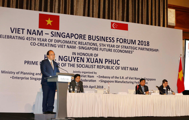 阮春福出席越南与新加坡商务论坛 ảnh 3 阮春福出席越南与新加坡商务论坛 ảnh 3