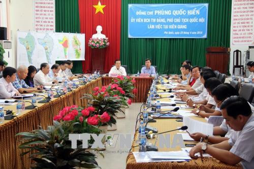 国会副主席冯国显来到坚江省富国岛县调研 ảnh 1 国会副主席冯国显来到坚江省富国岛县调研 ảnh 1