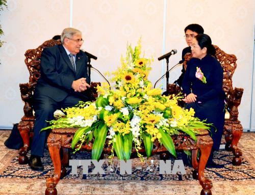 胡志明市市委副书记武氏蓉会见法国共产党领导 ảnh 1