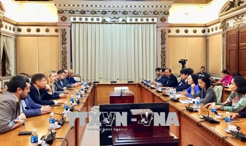 胡志明市领导会见乌克兰与越南友好议员小组主席 ảnh 1 胡志明市领导会见乌克兰与越南友好议员小组主席 ảnh 1